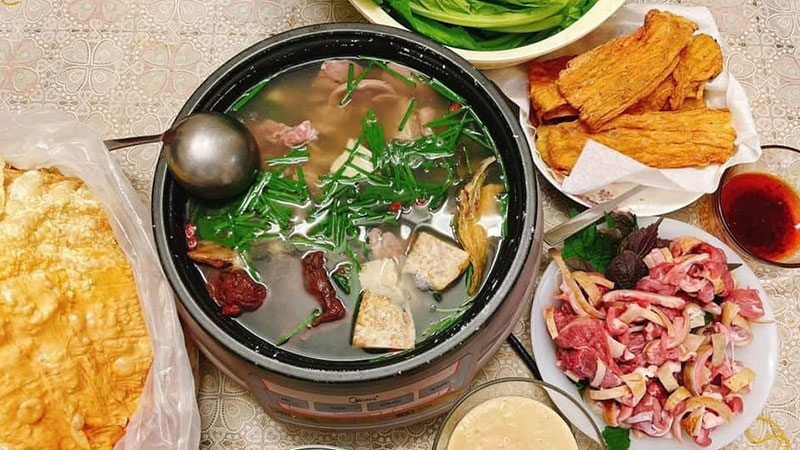 Lẩu Dê đầy đủ rau củ