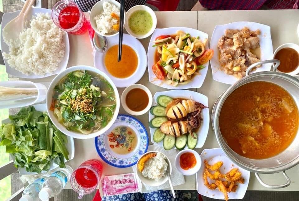 Ăn Trưa Tại Đảo