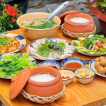 Cách bày trí đẹp mắt tại Quán Đông Dương bán cơm niêu Phan Ran