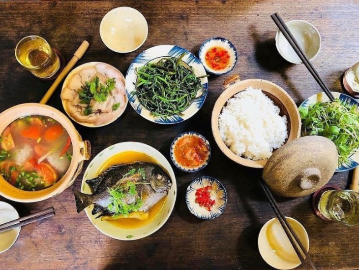 nhà hàng "Cơm Niêu"