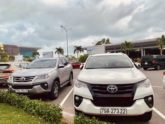 Xe dịch vụ đưa đón tại sân bay