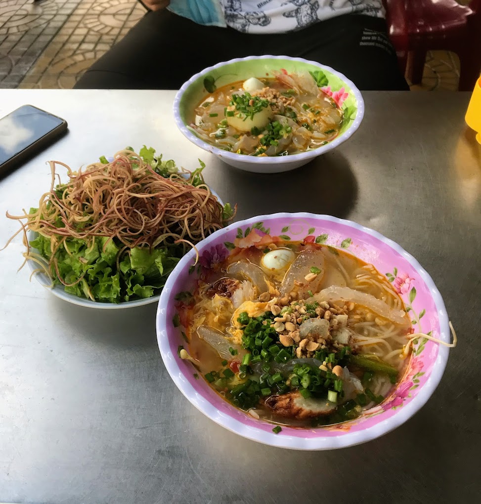 Bún sứa cá Hữu